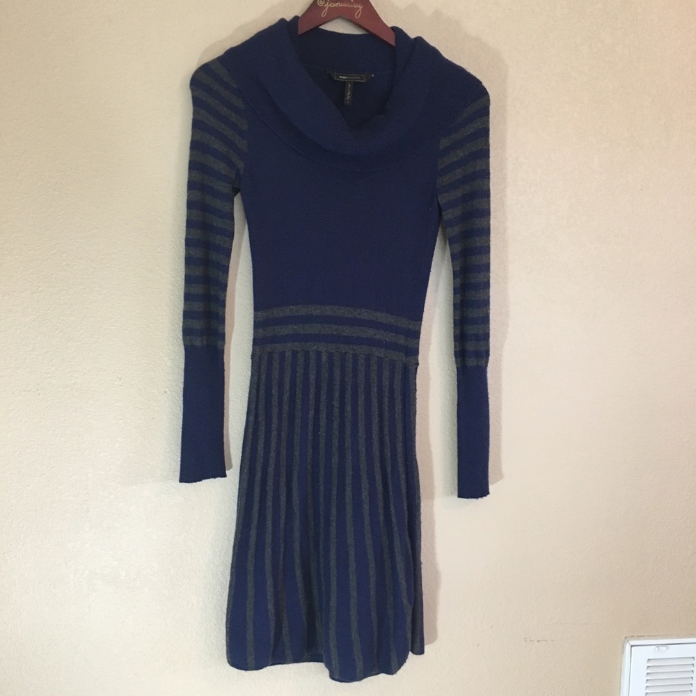 Bcbgmaxazria navy blue & black sweater dress xs